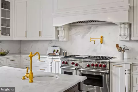 Kitchen - 9819 Newhall Rd, Potomac, MD 20854 photo 4 of 5
