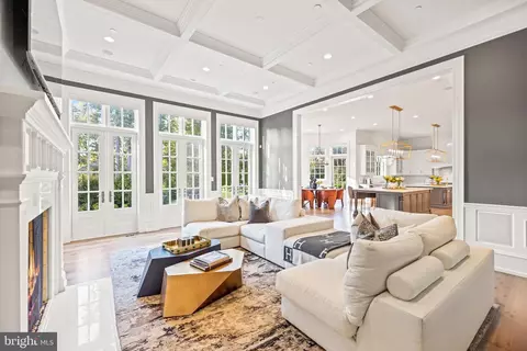Living - 9819 Newhall Rd, Potomac, MD 20854 photo 2 of 6