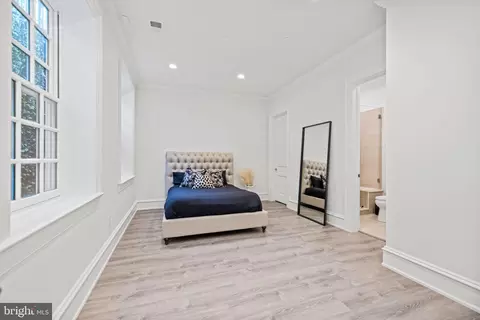 Bedroom - 9819 Newhall Rd, Potomac, MD 20854 photo 5 of 5