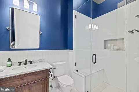 Bath - 9819 Newhall Rd, Potomac, MD 20854 photo 1 of 11