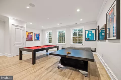 Living - 9819 Newhall Rd, Potomac, MD 20854 photo 6 of 6