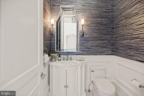 Bath - 9819 Newhall Rd, Potomac, MD 20854 photo 2 of 11