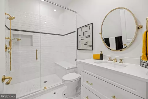 Bath - 9819 Newhall Rd, Potomac, MD 20854 photo 7 of 11