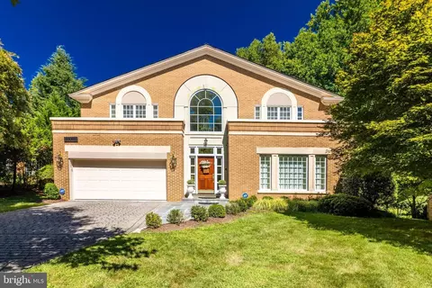 10001 Chartwell Manor Ct, Potomac, MD 20854