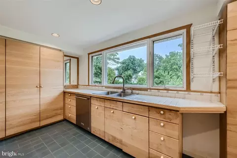 14721 Old Barn Ct, Silver Spring, MD 20905 photo 11