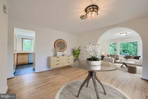 14721 Old Barn Ct, Silver Spring, MD 20905 photo 3