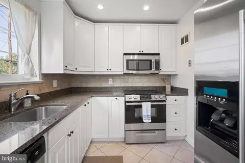 9911 Merwood Ln, Silver Spring, MD 20901 photo 5
