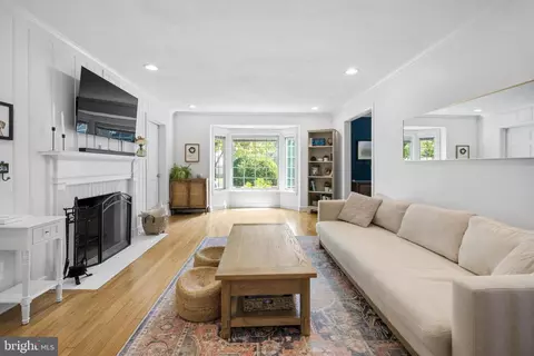 9911 Merwood Ln, Silver Spring, MD 20901