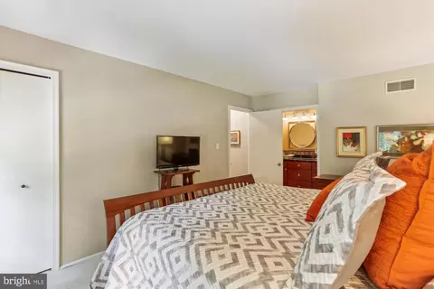 14201 Piccadilly Rd, Silver Spring, MD 20906 photo 14