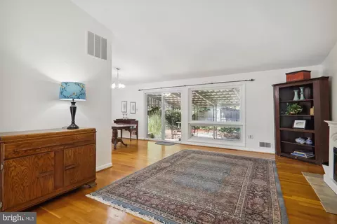 11728 Stonington Pl, Silver Spring, MD 20902 photo 14