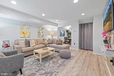 768 Azalea Dr #14-768, Rockville, MD 20850
