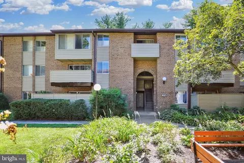 19323 Club House Rd #103, Montgomery Village, MD 20886