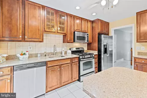 604 Kenbrook Dr, Silver Spring, MD 20902 photo 6