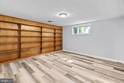 604 Kenbrook Dr, Silver Spring, MD 20902 photo 49