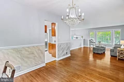 604 Kenbrook Dr, Silver Spring, MD 20902 photo 16