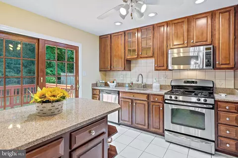 604 Kenbrook Dr, Silver Spring, MD 20902