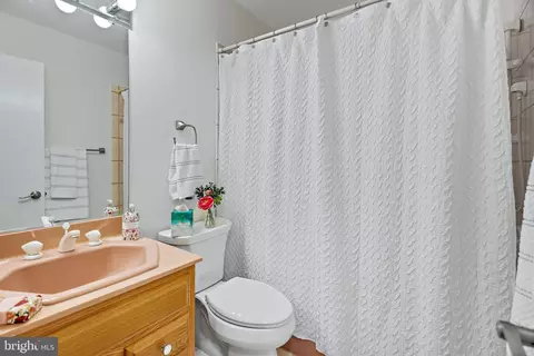 604 Kenbrook Dr, Silver Spring, MD 20902 photo 32