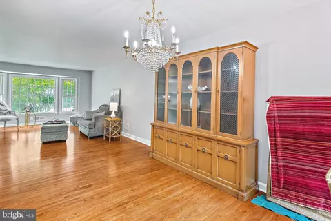 604 Kenbrook Dr, Silver Spring, MD 20902 photo 13