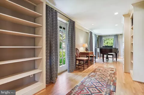 1310 Noyes Dr, Silver Spring, MD 20910 photo 10
