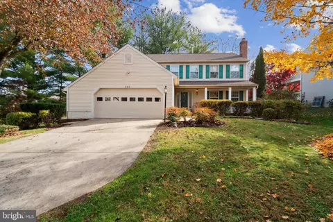 243 Lower Country Dr, Gaithersburg, MD 20877