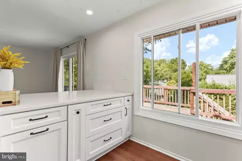 10104 Stoneybrook Dr, Silver Spring, MD 20910 photo 7