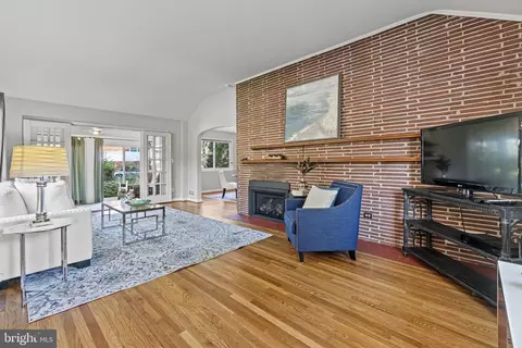 9505 Saginaw St, Silver Spring, MD 20901 photo 3