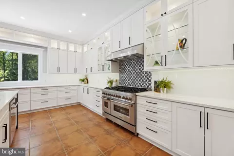 8810 Brickyard Rd, Potomac, MD 20854 photo 38