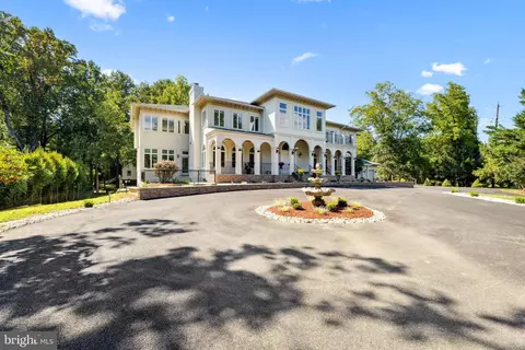8810 Brickyard Rd, Potomac, MD 20854 photo 5