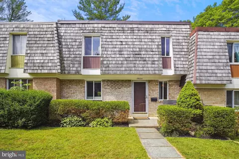 19004 Capehart Dr, Montgomery Village, MD 20886