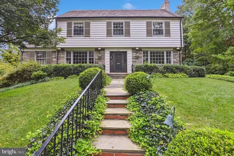 4801 Newport Ave, Bethesda, MD 20816