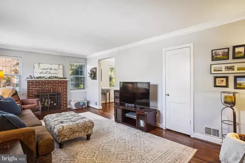 2608 Arvin St, Silver Spring, MD 20902 photo 5