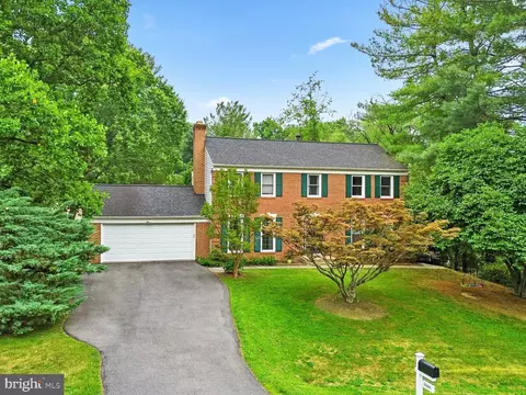 15105 Centergate Dr, Silver Spring, MD 20905 photo 2