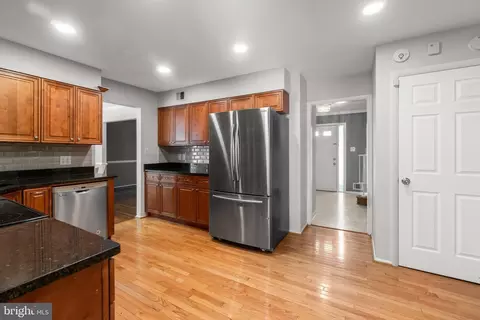 15105 Centergate Dr, Silver Spring, MD 20905 photo 6