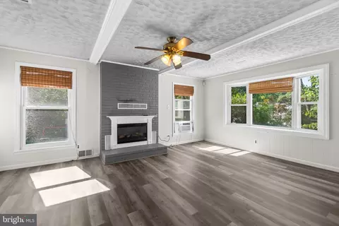 15105 Centergate Dr, Silver Spring, MD 20905 photo 8
