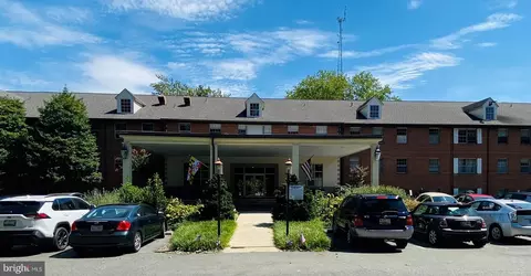 5301 Westbard Cir #311, Bethesda, MD 20816