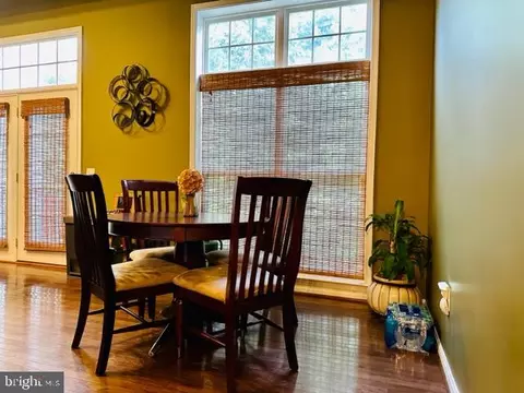 1637 Treetop View Ter, Silver Spring, MD 20904 photo 2