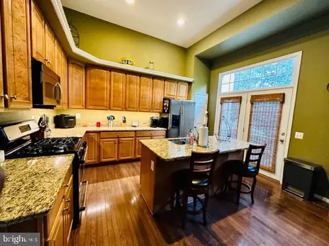 1637 Treetop View Ter, Silver Spring, MD 20904 photo 7