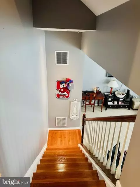 1637 Treetop View Ter, Silver Spring, MD 20904 photo 18