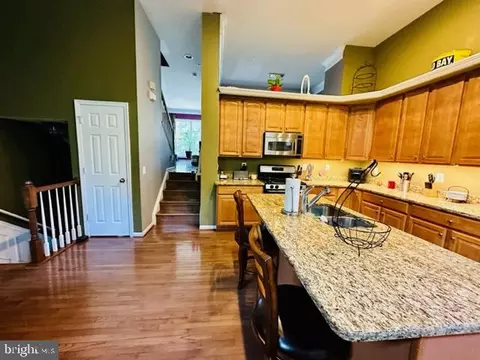 1637 Treetop View Ter, Silver Spring, MD 20904 photo 5