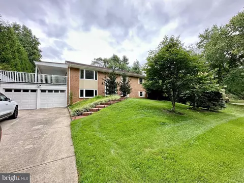 2432 Parallel Ln, Silver Spring, MD 20904