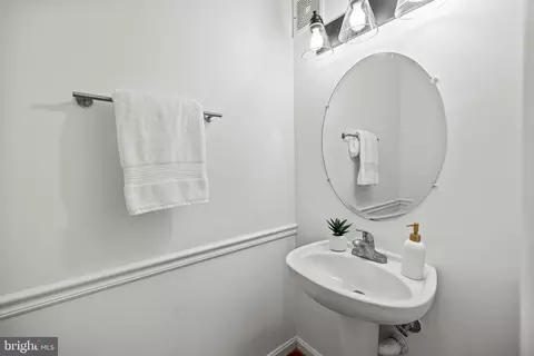 2410 Homestead Dr, Silver Spring, MD 20902 photo 17