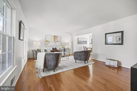 2410 Homestead Dr, Silver Spring, MD 20902 photo 4
