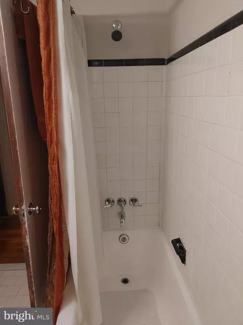 Bath - 2410 Colston Dr #C-101, Silver Spring, MD 20910 photo 3 of 5