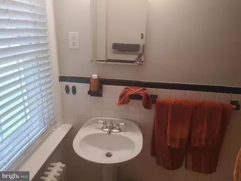 Bath - 2410 Colston Dr #C-101, Silver Spring, MD 20910 photo 5 of 5