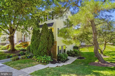 101 Bent Twig Ln #331, Gaithersburg, MD 20878