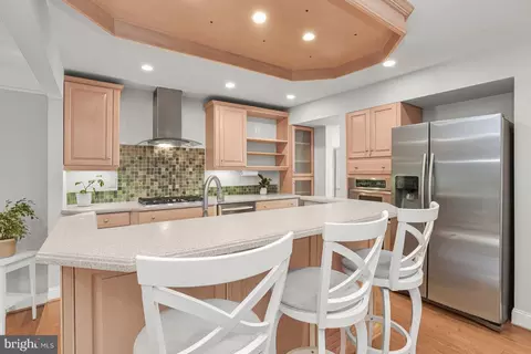 10871 Lockwood Dr, Silver Spring, MD 20901 photo 2
