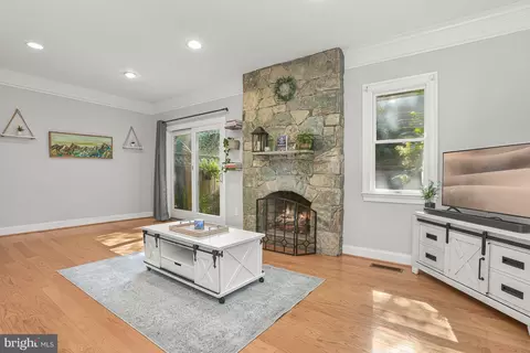 10871 Lockwood Dr, Silver Spring, MD 20901 photo 16