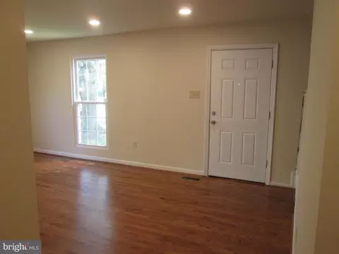 15 Valleyfield Ct, Silver Spring, MD 20906 photo 3