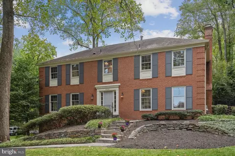 9328 Winterset Dr, Potomac, MD 20854