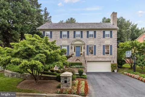 9708 Holloway Hill Ct, Potomac, MD 20854